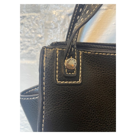 (Sold) 90’s Tommy Hilfiger leather shoulder bag - Picture 4 of 5